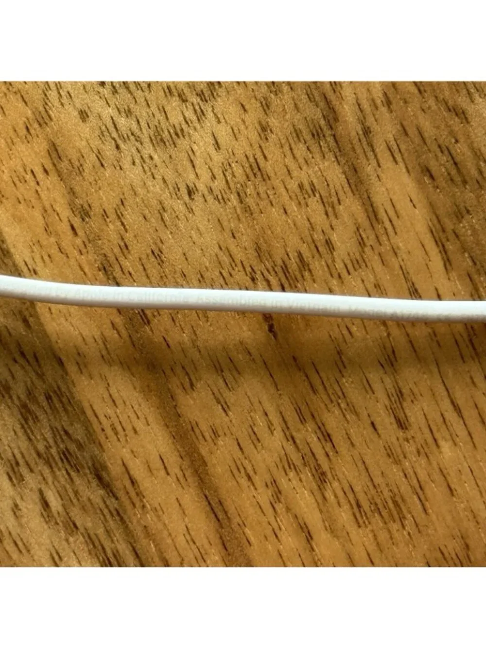 OEM Apple iPhone Wired Earpods‎ Earphones Earbuds Lightning Authentic Retro Tech